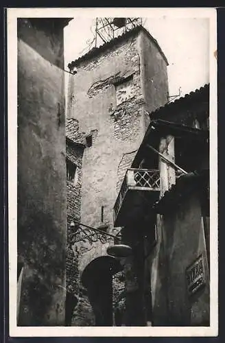 AK Le Luc, La Monastère et Horloge vue de la rue étroite