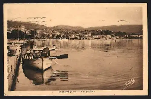 AK Bandol, Vue générale du port et des montagnes environnantes