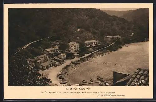 AK Port-Cros, Le Port naturel dans une explosion de clarté aussi vive qu`aux tropiques