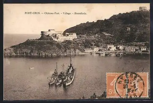 AK Port-Cros, Château-Fort et village avec navires dans la baie