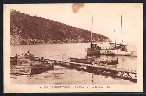 AK Port-Cros, Le port et la jetée