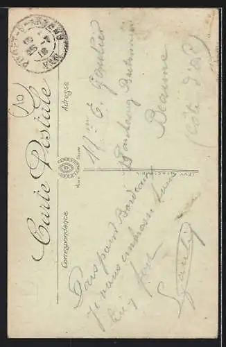 AK Puget-sur-Argens, La Rue de l`Horloge et son animation quotidienne