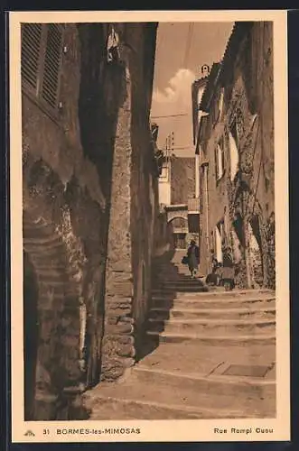 AK Bormes-les-Mimosas, Rue Rompi Cuou avec escaliers et maisons anciennes