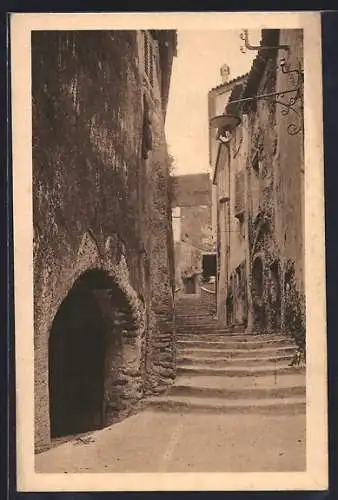 AK Bormes-les-Mimosas, La Rue Rompe-Cul et ses escaliers pittoresques