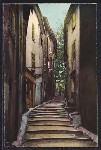 AK Brignoles, Rue Escarpée avec escaliers et maisons anciennes