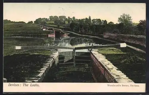 AK Devizes, The Locks