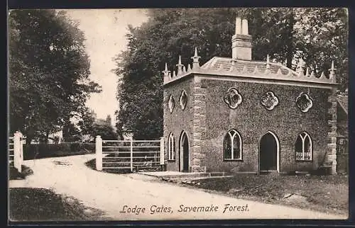 AK Savernake Forest, Lodge Gates