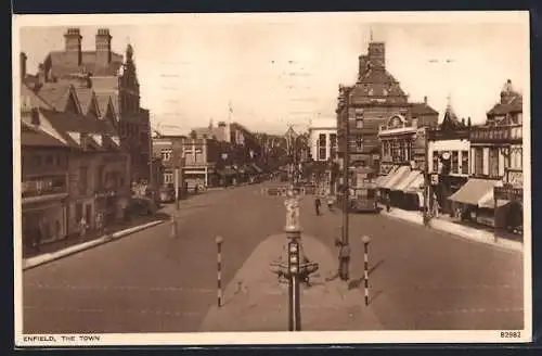 AK Enfield, The Town