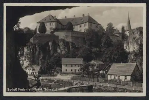 AK Freienfels / Hollfeld, Ortspartie mit Schloss