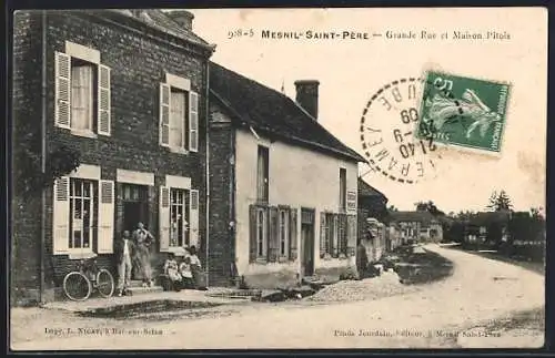 AK Mesnil-Saint-Père, Grande Rue et Maison Pitois