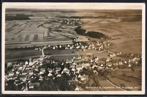 Foto-AK Mietingen b. Laupheim, Luftaufnahme der Landschaft und Siedlung