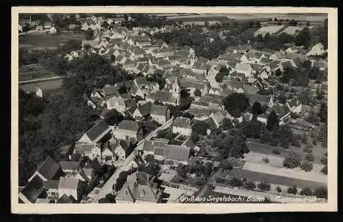 Foto-AK Siegelsbach / Baden, Luftaufnahme der Ortschaft