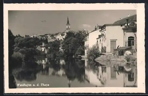 AK Waidhofen a. d. Thaya, Ortsansicht vom Wasser aus