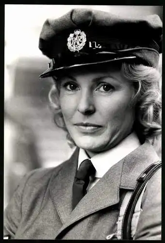 Fotografie britsche Schauspielerin Victoria Tennant in einer Filmrolle, Grossformat 17 x 25cm