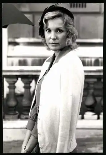 Fotografie junge englische Schauspielerin Victoria Tennant, Grossformat 17 x 25cm