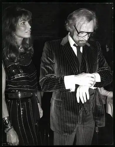 Fotografie amerikanische Schauspielerin Ann Turkel mit ihrem Mann dem irischen Schauspieler Richard Harris, 20 x 25cm