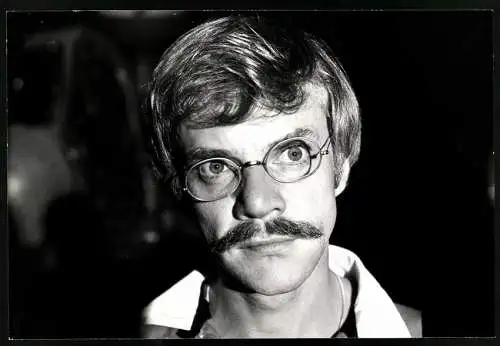 Fotografie britischer Schauspieler Malcom McDowell in jungen Jahren, bekannt aus Clockwork Orange, Grossformat 25 x 17cm
