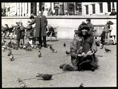 Fotografie Araldo Di Crollalanza, London, amerikanisches Modell Donyale Luna bekannt als the first black Supermodel