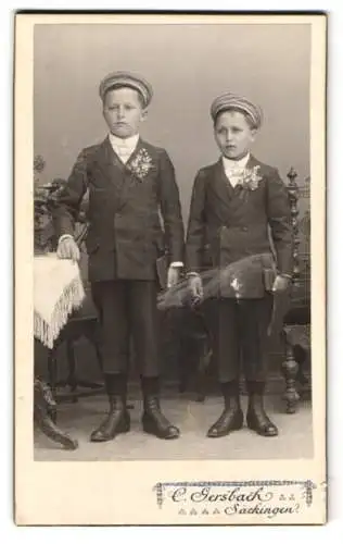 Fotografie C. Gersbach, Säckingen, Zwei Jungen in festlicher Kleidung