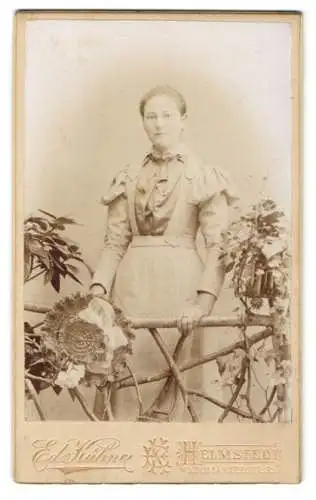 Fotografie Ed. Kühne, Helmstedt, Neumärkerstrasse 23, Porträt einer eleganten Dame mit Hut