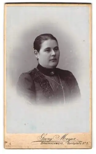 Fotografie Georg Meyer, Braunschweig, Bankplatz 3, Porträt einer Frau