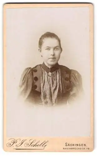 Fotografie P. J. Schell, Säckingen, Rheinbrückstr. 19, Porträt einer jungen Frau