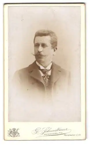 Fotografie G. Schmidbauer, Regensburg, Marschallstr. C 51, Porträt eines Mannes mit Schnurrbart