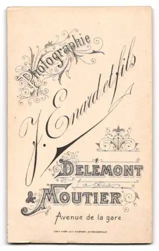 Fotografie J. Enard et fils, Delémont, Avenue de la gare, Porträt eines jungen Mannes