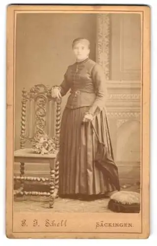 Fotografie P. J. Schell, Säckingen, Rheinbrückstr. 19, Portrait einer Dame mit Regenschirm