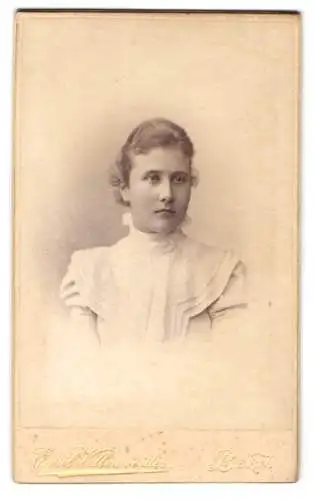 Fotografie Emil Vollenweider, Bern, Postgasse 68, Porträt einer jungen Frau