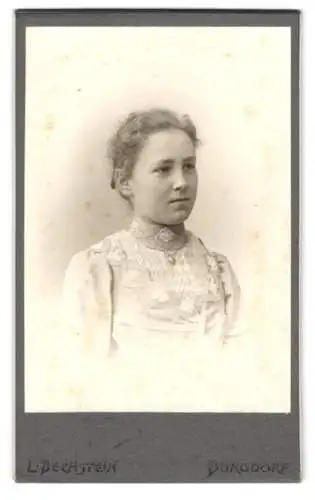 Fotografie L. Bechstein, Burgdorf, Bahnhofstrasse, Porträt einer jungen Frau
