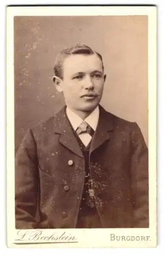 Fotografie L. Bechstein, Burgdorf, Bahnhofstr., Porträt eines jungen Mannes
