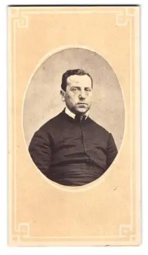 Fotografie Heinr. Hammenstede, Aachen, Porträt eines Mannes