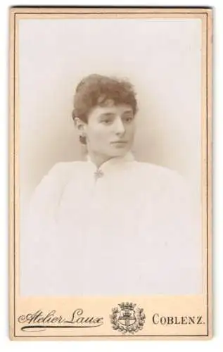 Fotografie Atelier Laux, Coblenz, Löhrrondell Nr. 5, Porträt einer jungen Frau