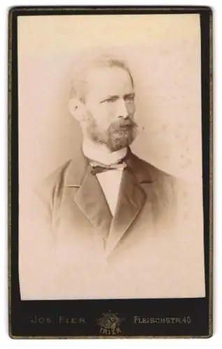 Fotografie Jos. Fier, Trier, Fleischstr. 40, Porträt eines Herrn mit Bart