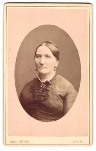 Fotografie Wilh. Meyer, Wesel, Baustrasse Nr. 642, Porträt einer Dame