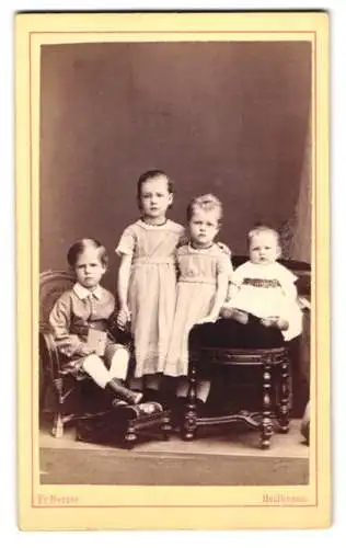 Fotografie Fr. Berber, Heilbronn, Bergstrasse 2, Vier Kinder im Porträt