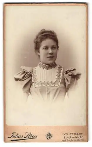 Fotografie Julius Stoess, Stuttgart, Eberhardtstr. 47, Porträt einer jungen Frau
