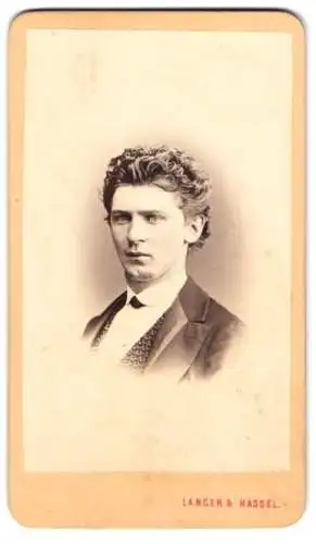 Fotografie Langer & Hassel, Prag, Obstgasse 372-1, Porträt eines jungen Mannes