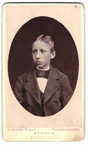 Fotografie Edmund Risse, Bochum, Friedrich-Str. 35, Porträt eines Jungen