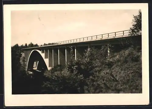 AK Hermsdorf /Thür., Teufelstalbrücke an der Autobahn Dresden-Eisenach