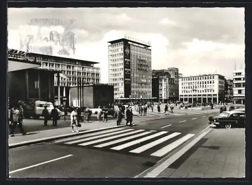 AK Essen / Ruhr, Kennedy-Platz mit Hochhaus