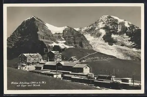 AK Kleine Scheidegg, Bahnhof der Bergbahn mit Eiger und Mönch