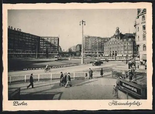 AK Berlin, Alexanderplatz, Strassenbahnen, Leute