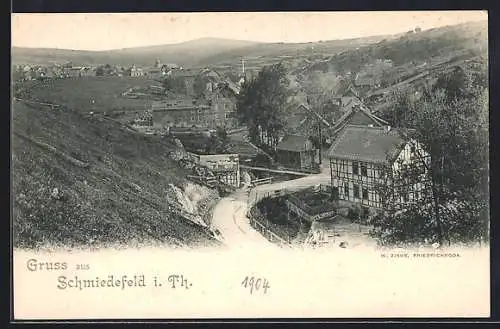 AK Schmiedefeld i. Th., Blick auf den Ort im Tal