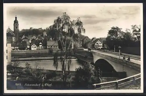 AK Schwandorf i. Obpf., Ortsansicht mit Brücke und Flusspartie