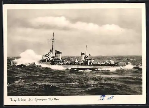 AK Torpedoboot der Kriegsmarine bei schwerem Wetter