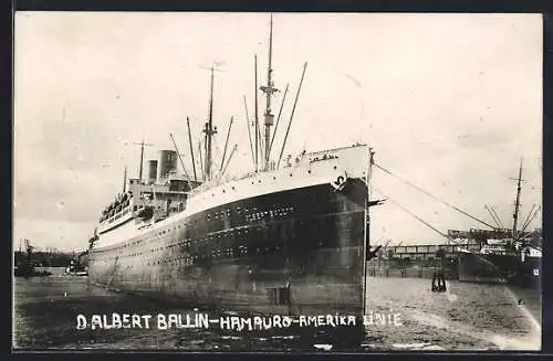 AK Passagierschiff D. Albert Ballin am Hafen