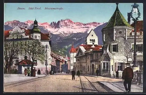 AK Bolzano, Strassenpartie mit Blick in das Gebirge