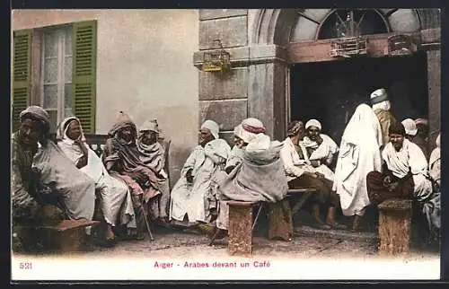 AK Alger / Algier, Arabes devant un café, Araber vor einem Café